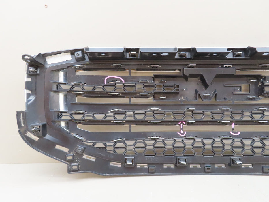 2017-2019 GMC ACADIA SLT SUV FRONT BUMPER GRILLE GRILL W/ EMBLEM OEM 84197161