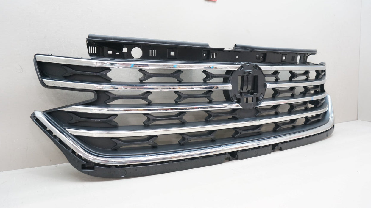 2024-2025 VOLKSWAGEN ATLAS R-LINE FRONT BUMPER RADIATOR GRILLE OEM 3CN853653E