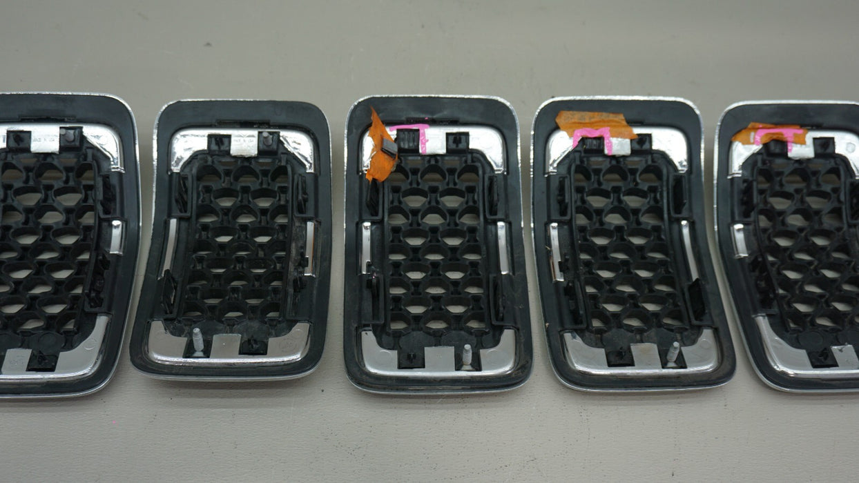 2019-2020 JEEP CHEROKEE FRONT UPPER RADIATOR GRILL GRILLE SET OEM 68323776AB