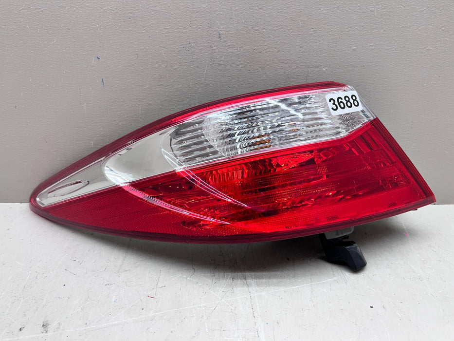 2015-2017 TOYOTA CAMRY RH PASSENGER RIGHT OUTER TAILLIGHT 945 234 OEM