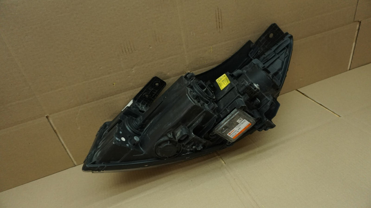 2015-2018 KIA SEDONA RIGHT PASSENGER SIDE HEADLIGHT XENON HID OEM 92102A9120