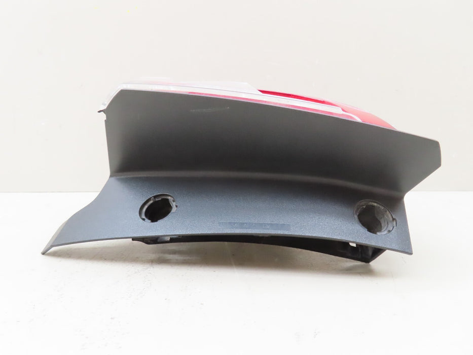 2013-2016 GMC ACADIA REAR RIGHT OUTER TAIL LIGHT BRAKE STOP LAMP OEM 23236015