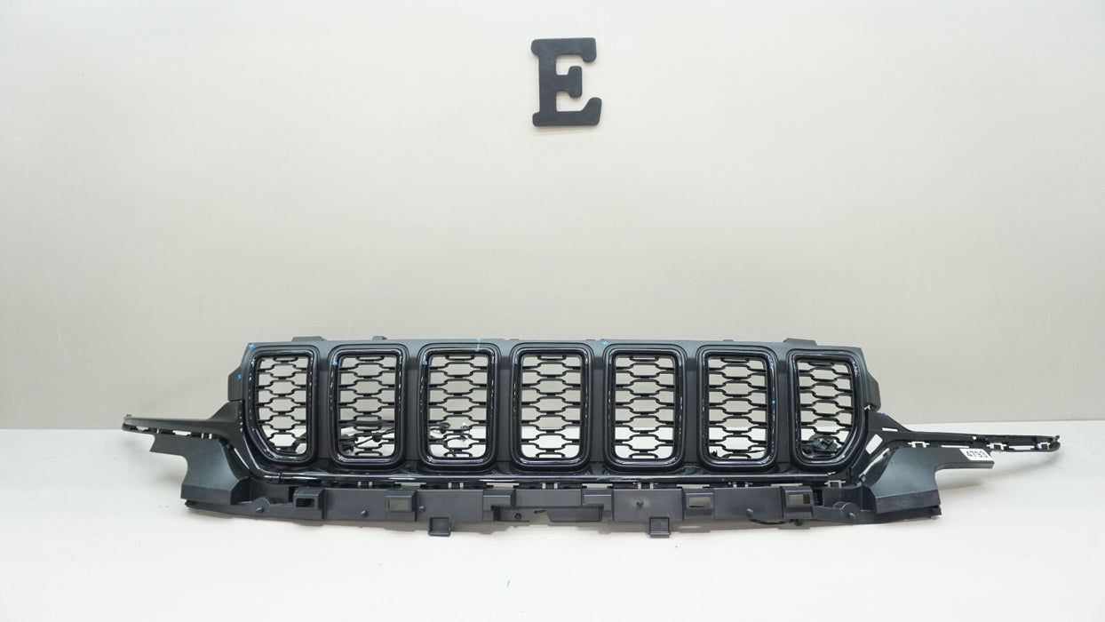 2021-2023 JEEP GRAND CHEROKEE FRONT UPPER RADIATOR GRILLE GRILL W HARNESS OEM