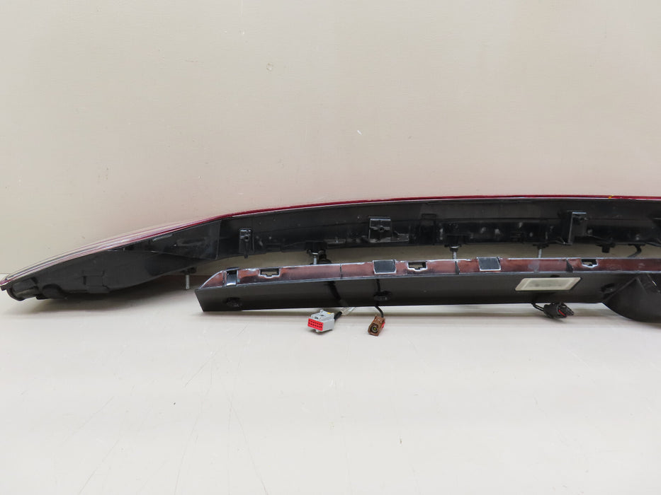 2020-2024 LINCOLN AVIATOR REAR CENTER TRUNK TAIL LIGHT LED W/CAMERA OEM