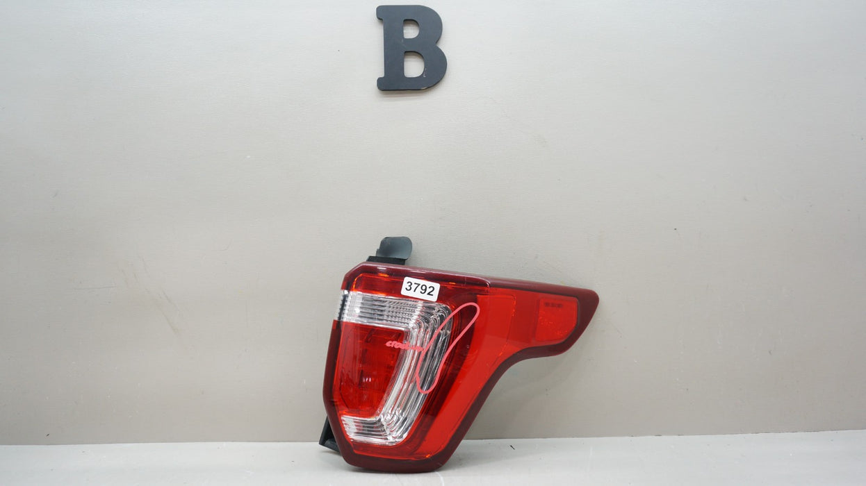 2016-2019 FORD EXPLORER REAR RIGHT PASSENGER SIDE TAIL LIGHT OEM