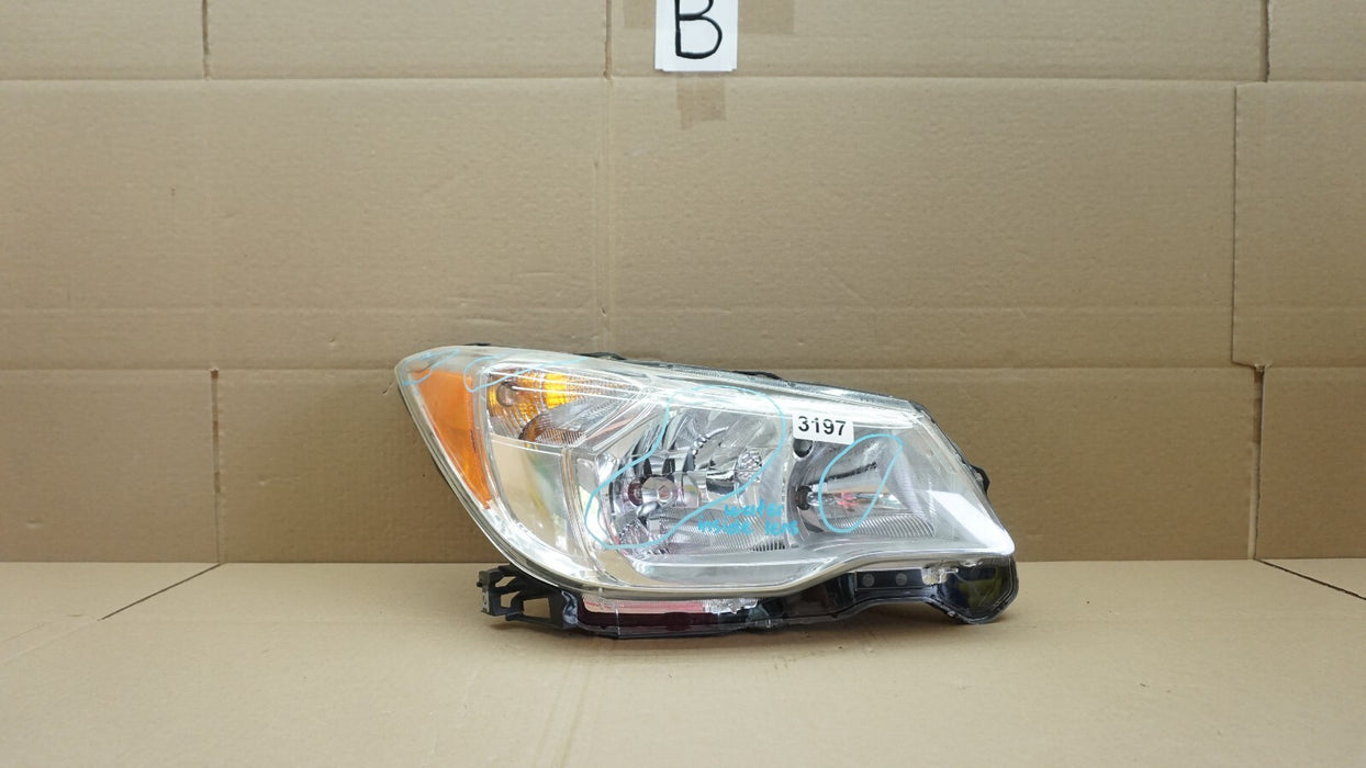 2014-2016 SUBARU FORESTER RIGHT PASSENGER SIDE HEADLIGHT HALOGEN LAMP LIGHT OEM
