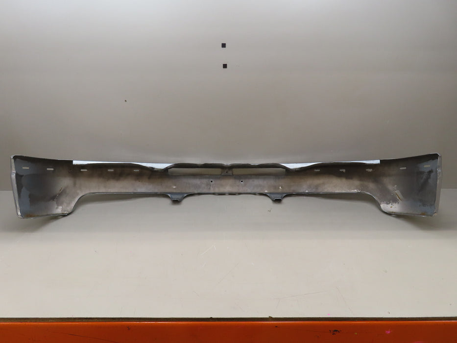 2000-2006 CHEVROLET TAHOE/SUBURBAN FRONT BUMPER METAL OEM