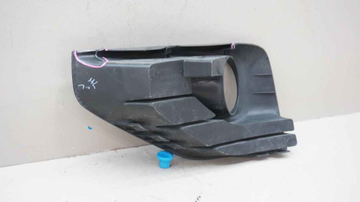 2017-2020 NISSAN PATHFINDER FRONT RIGHT PASSENGER SIDE FOGLIGHT BEZEL 622569PF0B