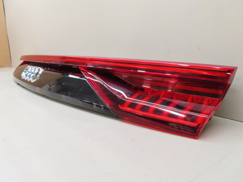 2019-2020 AUDI Q8 REAR CENTER BRAKE LIFT GATE TAIL LIGHT OEM 4M8.945.095.Q