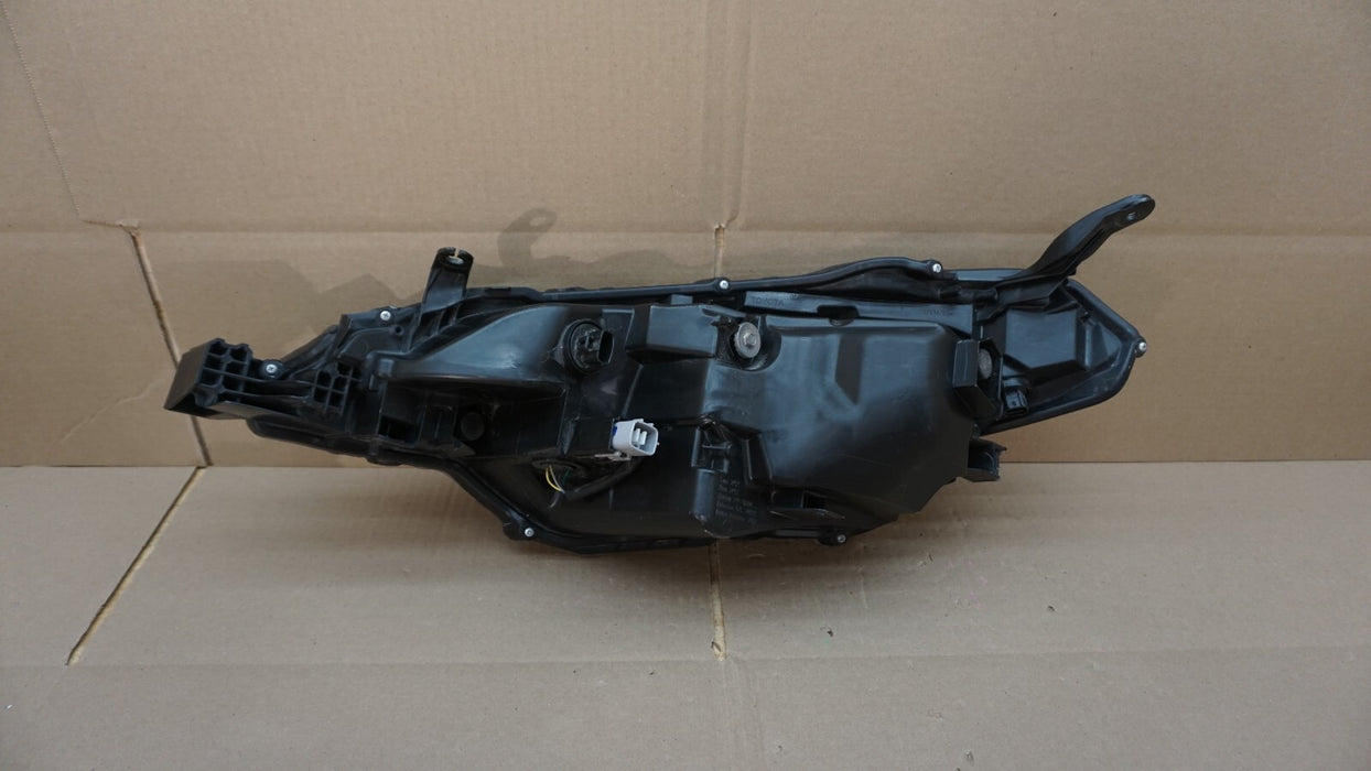2014-2016 TOYOTA COROLLA FRONT RIGHT PASSENGERS SIDE HEADLIGHT OEM 14 15 16