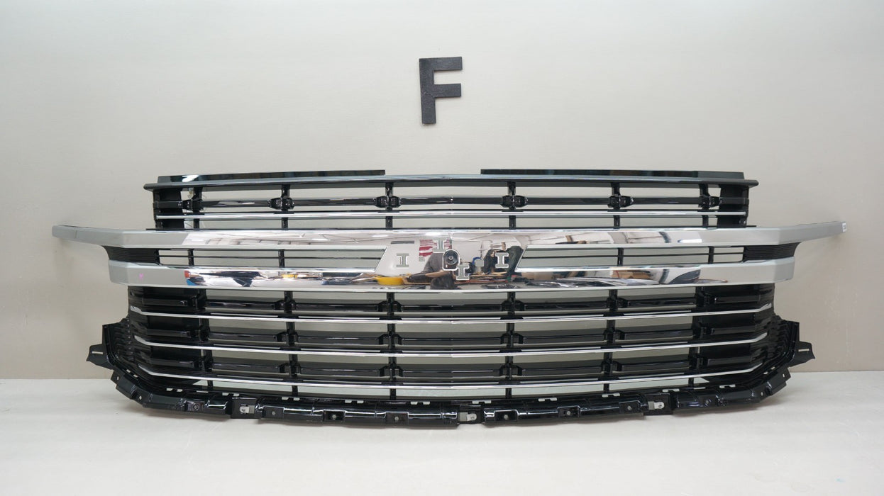 2021-2024 CHEVROLET TAHOE SUBURBAN FRONT RADIATOR GRILLE GRILL 85633892 OEM