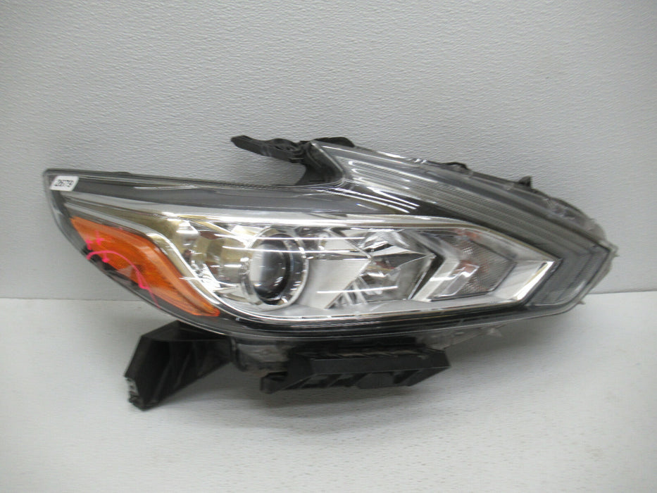 2016 2017 2018 NISSAN ALTIMA RIGHT HALOGEN HEADLIGHT LAMP OEM