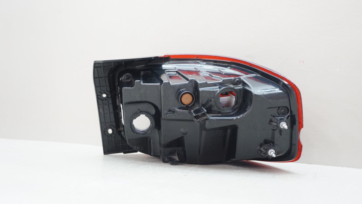 2020-2023 HYUNDAI VENUE REAR LEFT DRIVER SIDE TAIL LIGHT OEM 92401-K21