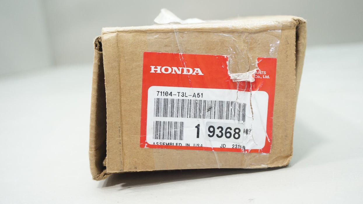 2016-2017 HONDA ACCORD FRONT LOWER BUMPER CHROME MOLDING TRIM OEM 71104-T3L-A51