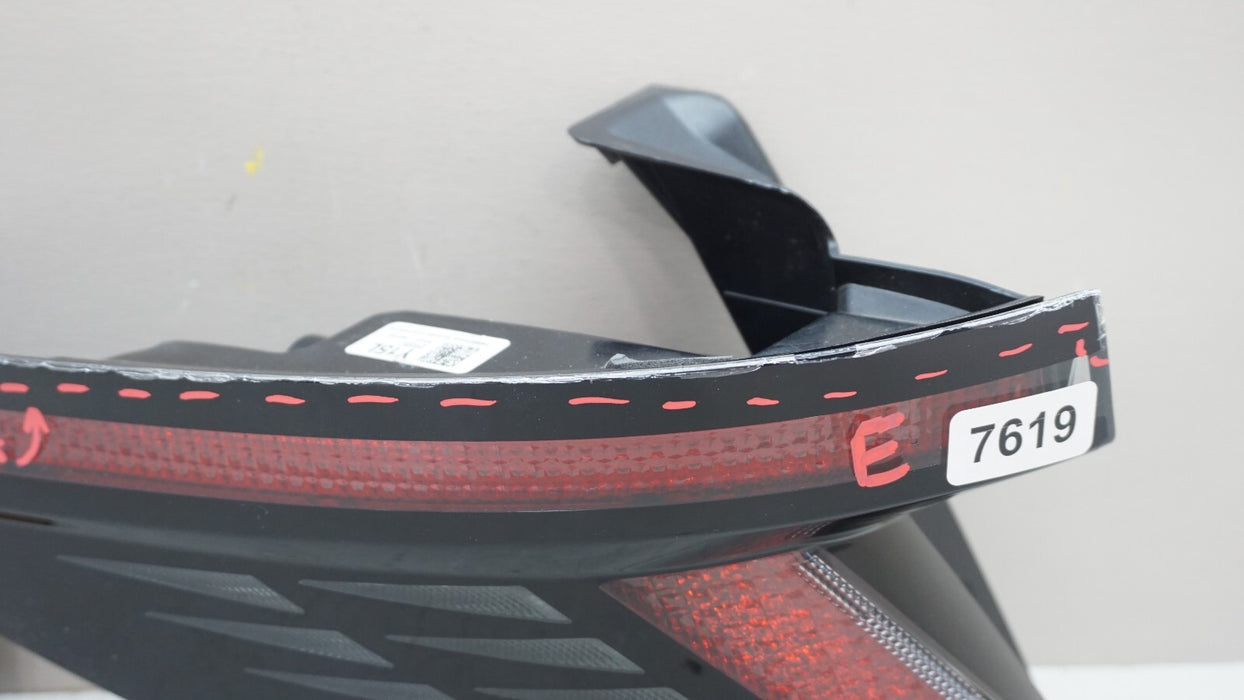2022-2024 HYUNDAI TUCSON REAR RH RIGHT PASSENGER SIDE OUTER TAIL LIGHT OEM