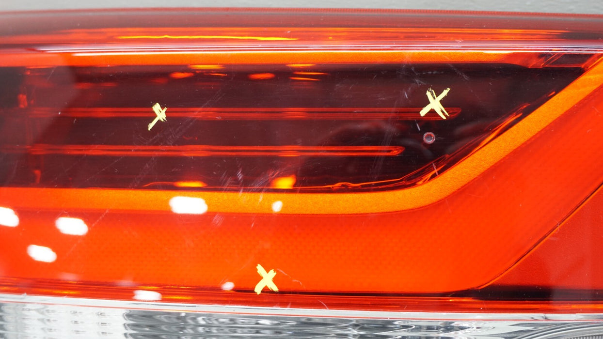 2017-2019 TOYOTA HIGHLANDER LEFT DRIVERS SIDE INNER TAIL LIGHT OEM 17 18 19