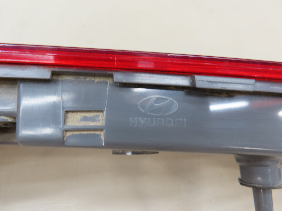 2021 2022 HYUNDAI ELANTRA REAR CENTER TAIL LIGHT LIFT GATE OEM LED 92409-AB000