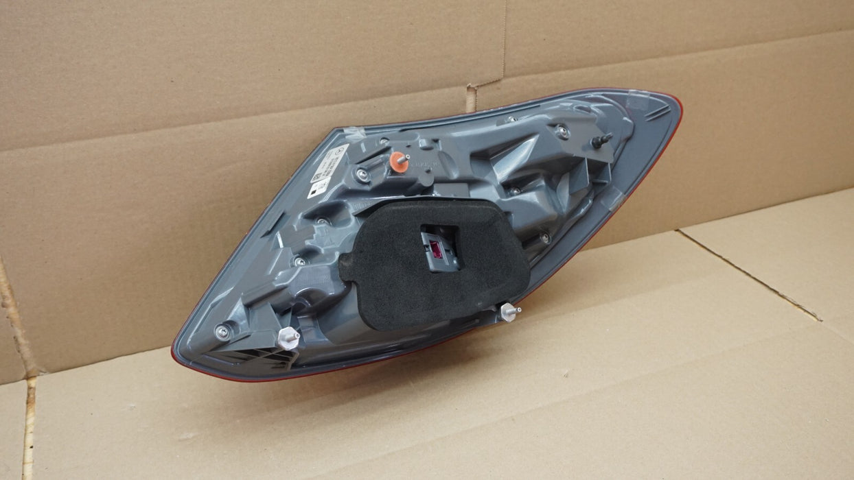 2017-2019 MERCEDES E CLASS E350 E550 SEDAN LH LEFT DRIVER SIDE TAIL LIGHT OEM