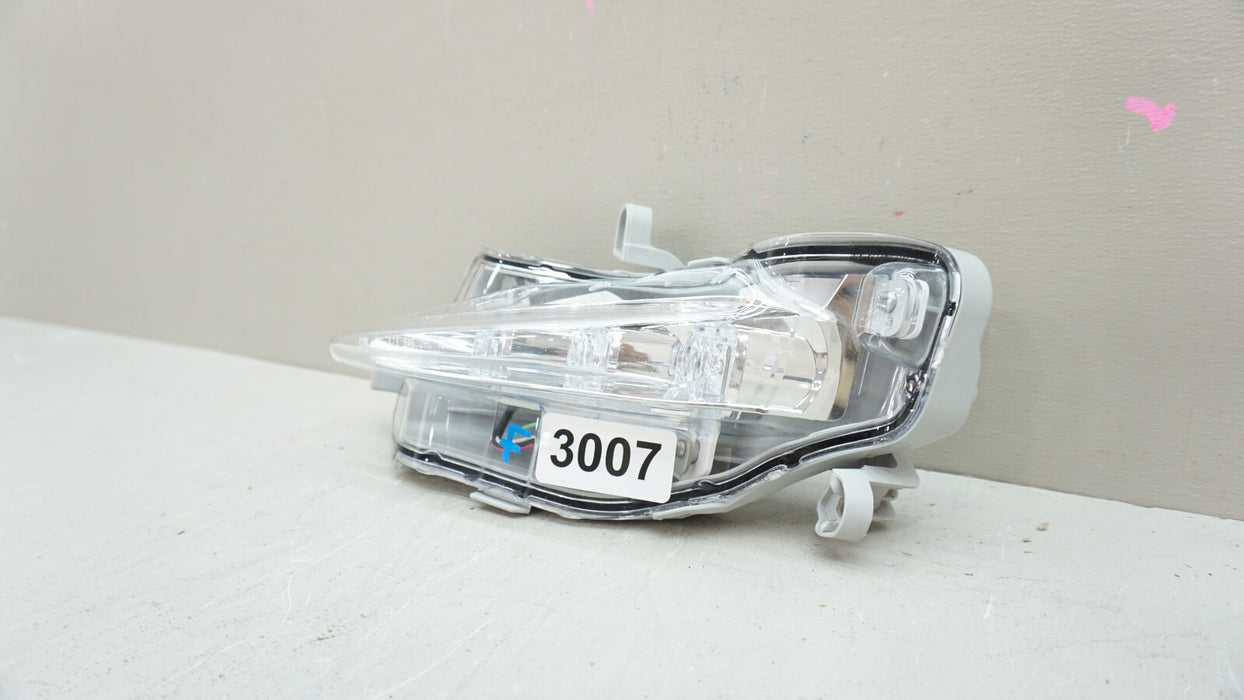 2017-2019 TOYOTA COROLLA FRONT LEFT DRIVER SIDE FOG LIGHT OEM