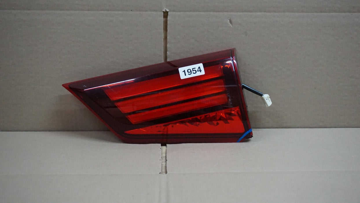 2016-2020 MITSUBISHI OUTLANDER REAR RIGHT PASSENGER  INNER TAIL LIGHT LED OEM