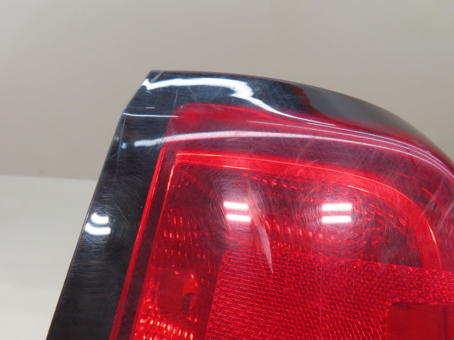 2014 2015 CHEVROLET SILVERADO 1500 REAR RIGHT PASSENGER SIDE TAIL LIGHT OEM
