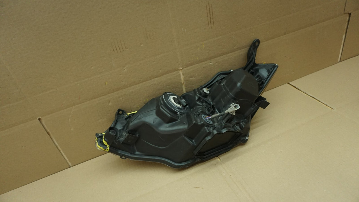 2014-2016 TOYOTA COROLLA FRONT RIGHT PASSENGER SIDE HEADLIGHT HALOGEN OEM 947449