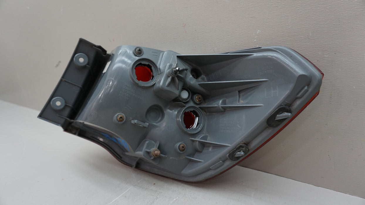 2011-2013 KIA FORTE REAR RIGHT DRIVERS SIDE TAIL LIGHT OEM 11 12 13