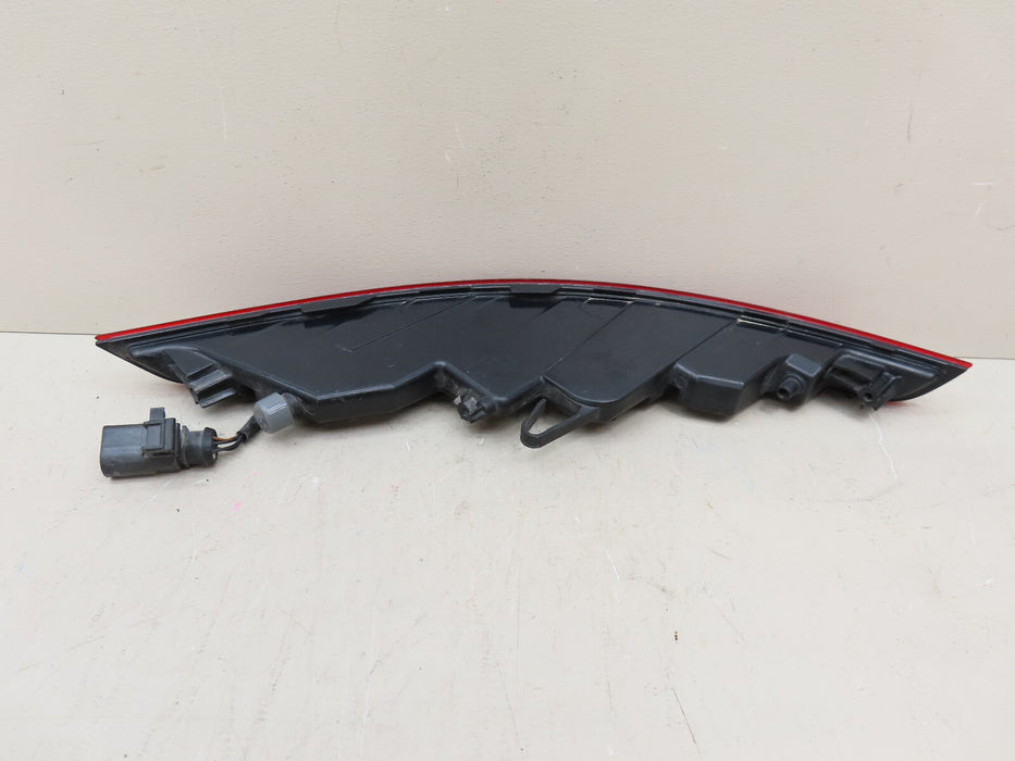 2015-2018 PORSCHE MACAN REAR RIGHT PASSENGER SIDE BACKUP LIGHT REFLECTOR OEM