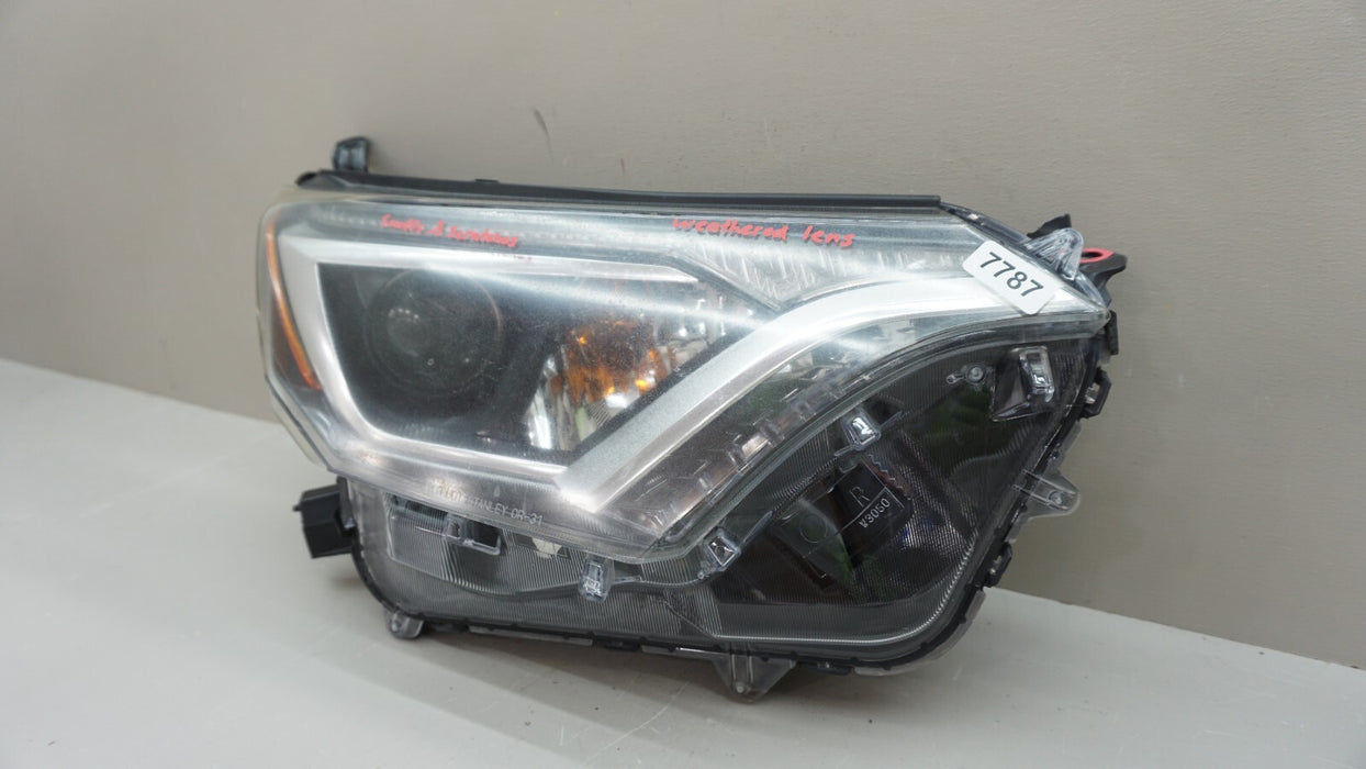 2016-2018 TOYOTA RAV4 FRONT RIGHT PASSENGER SIDE HEADLIGHT LAMP HALOGEN OEM