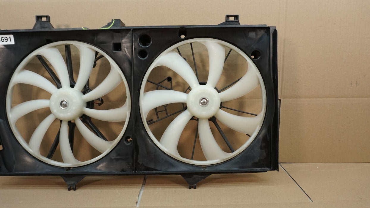 2012-2017 TOYOTA CAMRY SEDAN ENGINE RADIATOR COOLING FAN MOTOR SHROUD BLADE OEM