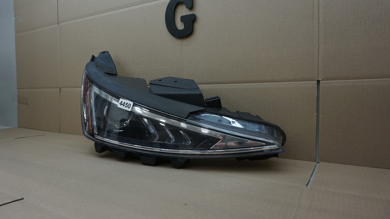 2019-2020 HYUNDAI ELANTR FRONT RIGHT PASSENGERS SIDE HEADLIGHT OEM 19 20