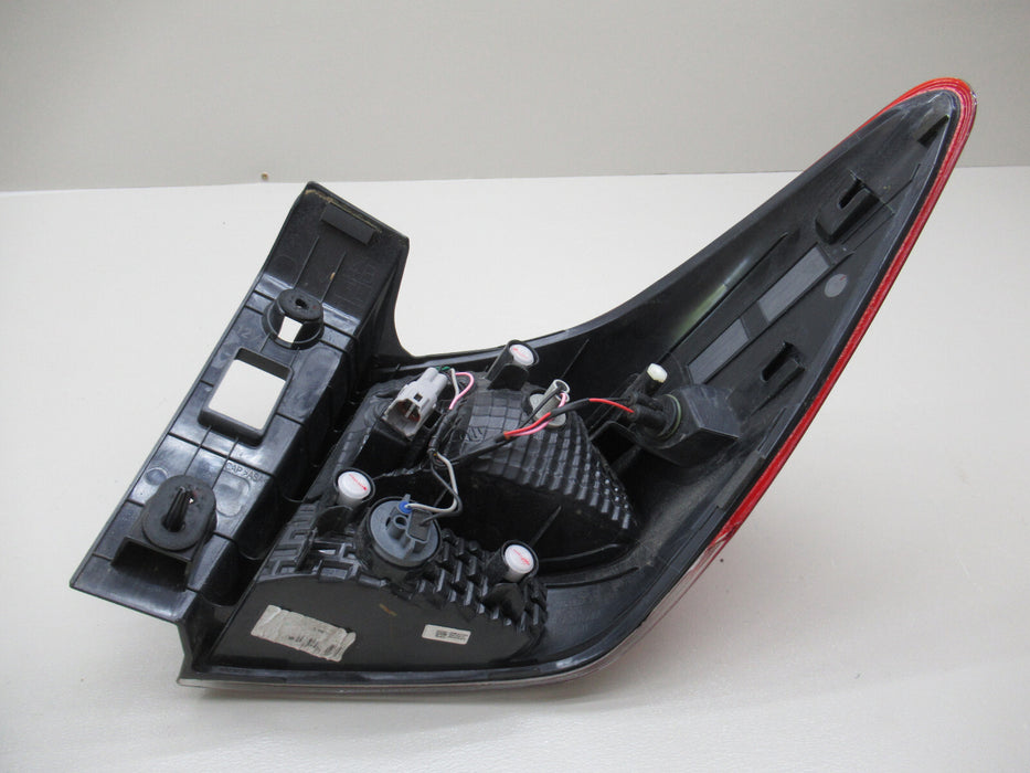 2018 - 2020 Subaru Crosstrek Outer Tail Light LAMP (LEFT/DRIVERS) OEM