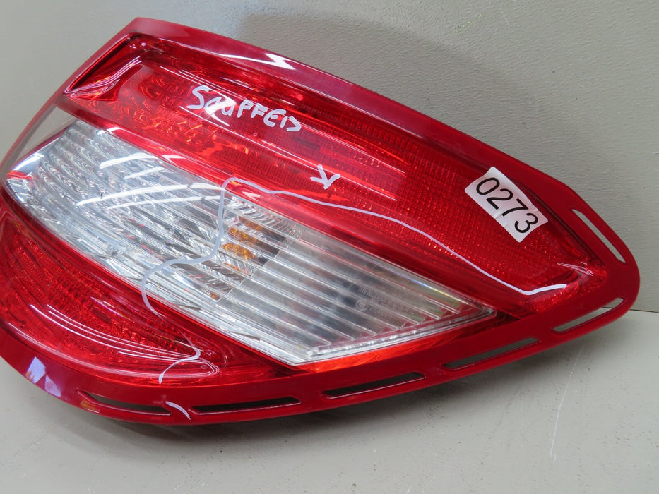 2008-2010 MERCEDES BENZ C300 W204 REAR RIGHT PASSENGER SIDE TAIL LIGHT OEM