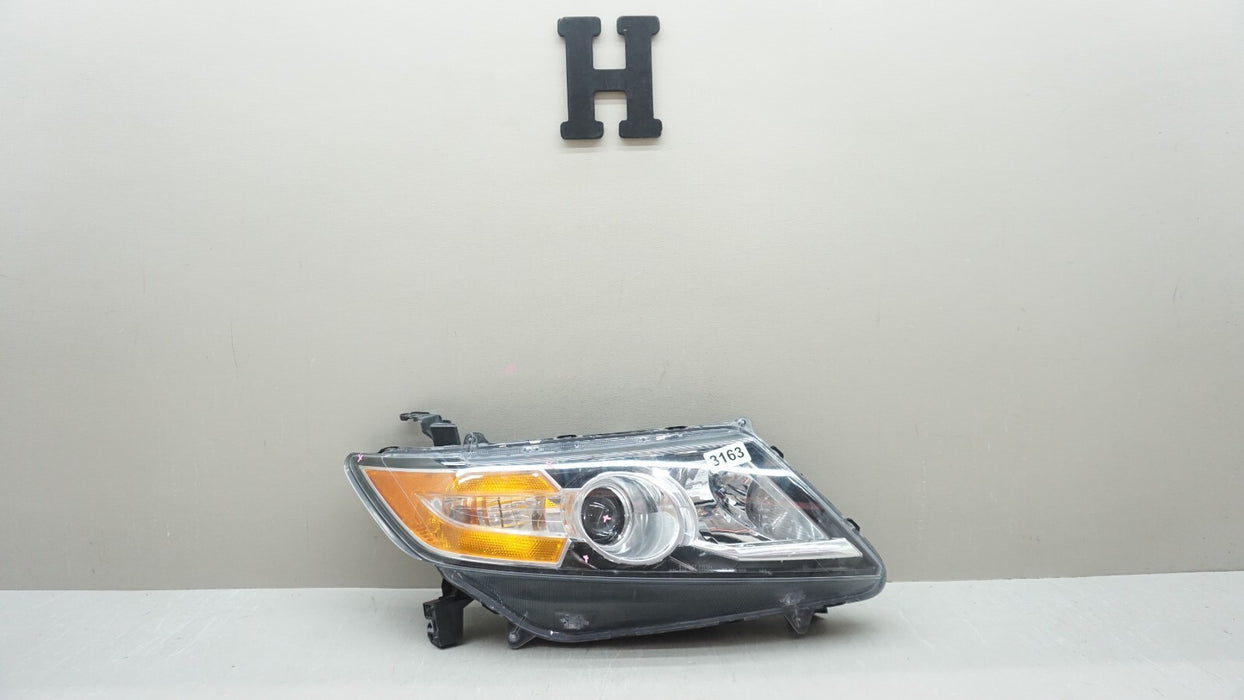 2014-2017 HONDA ODYSSEY FRONT RIGHT PASSENGER SIDE HEADLIGHT HALOGEN OEM