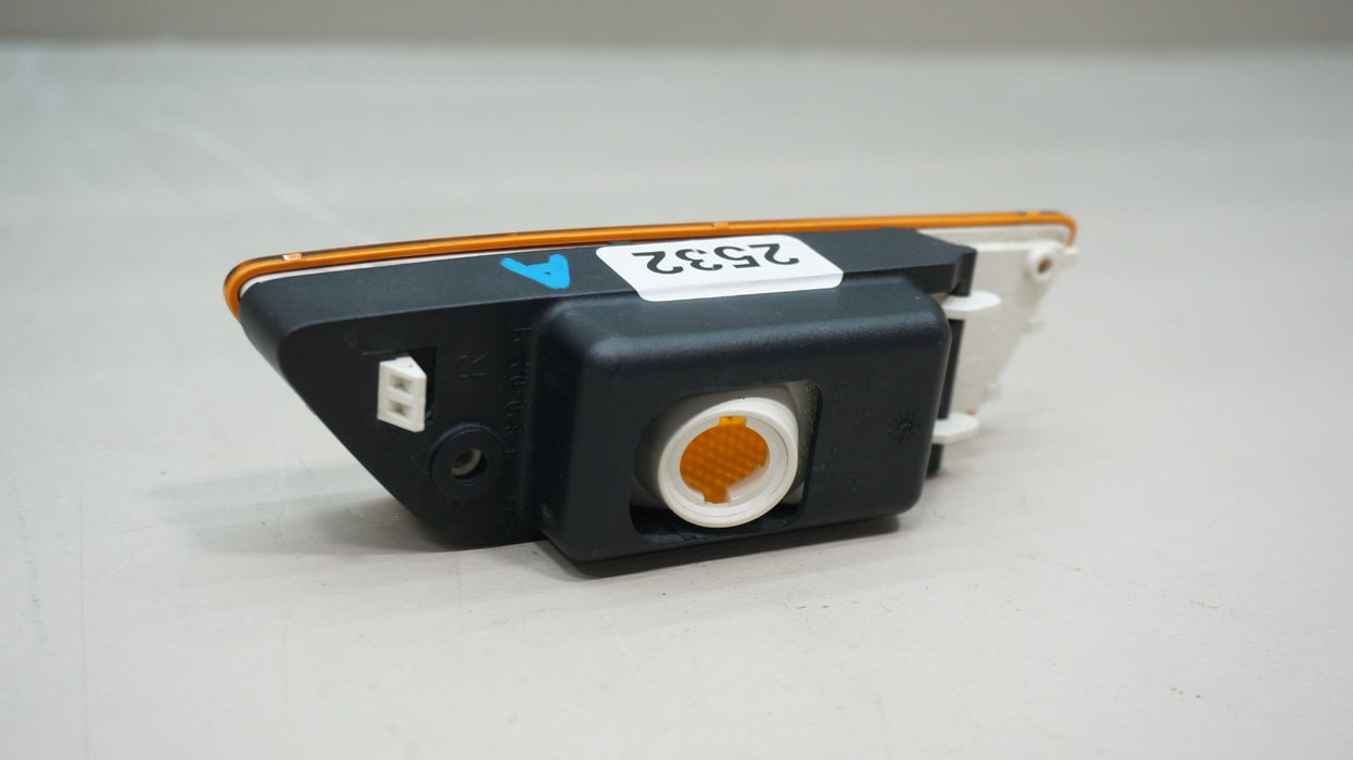 2012-2018 MERCEDES BENZ CLS C218 FRONT RIGHT PASSENGER TURN SIGNAL LIGHT OEM