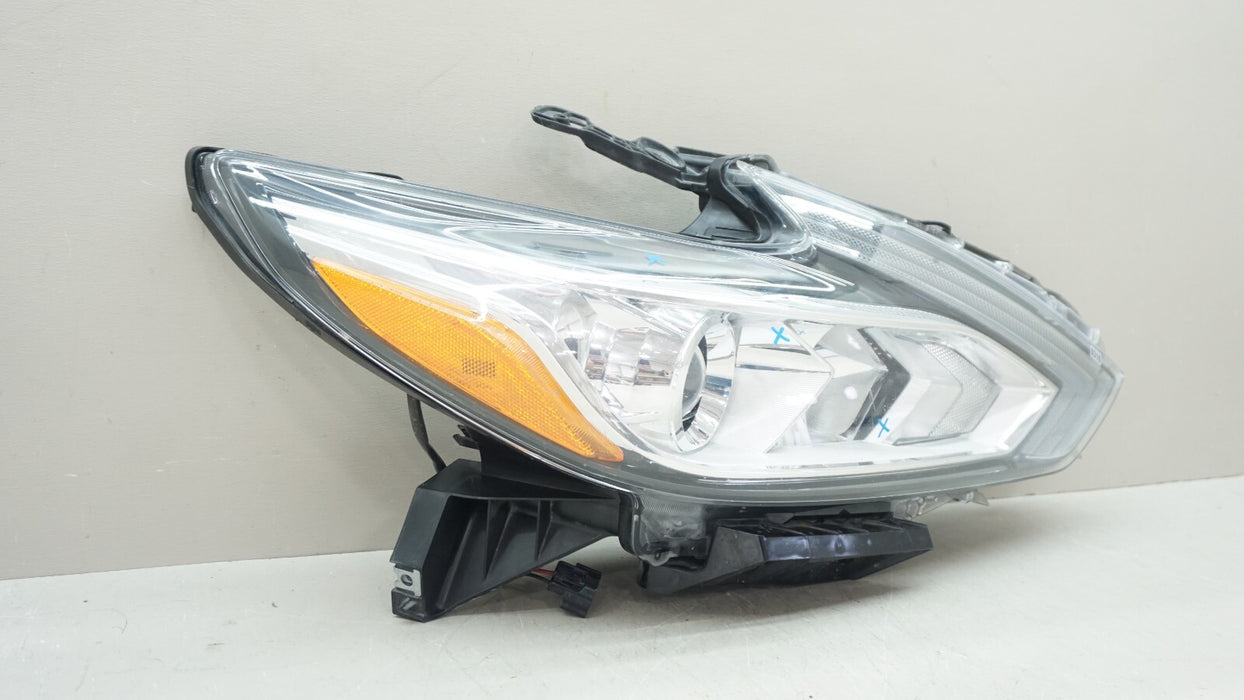2016-2018 NISSAN ALTIMA FRONT RIGHT PASSENGER SIDE HALOGEN HEADLIGHT OEM