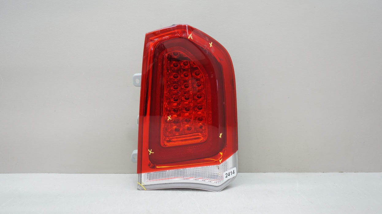 2015-2023 CHRYSLER 300 REAR RIGHT PASSENGER SIDE TAIL LIGHT OEM