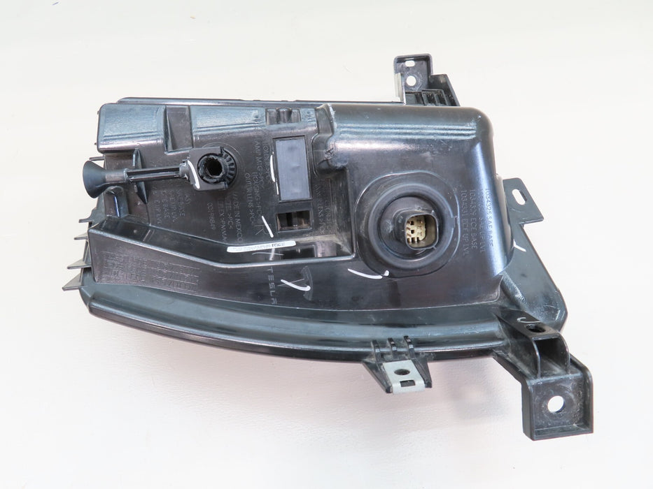 2016-2020 TESLA MODEL X FRONT RIGHT PASSENGER BUMPER FOG LIGHT LED OEM 1034327