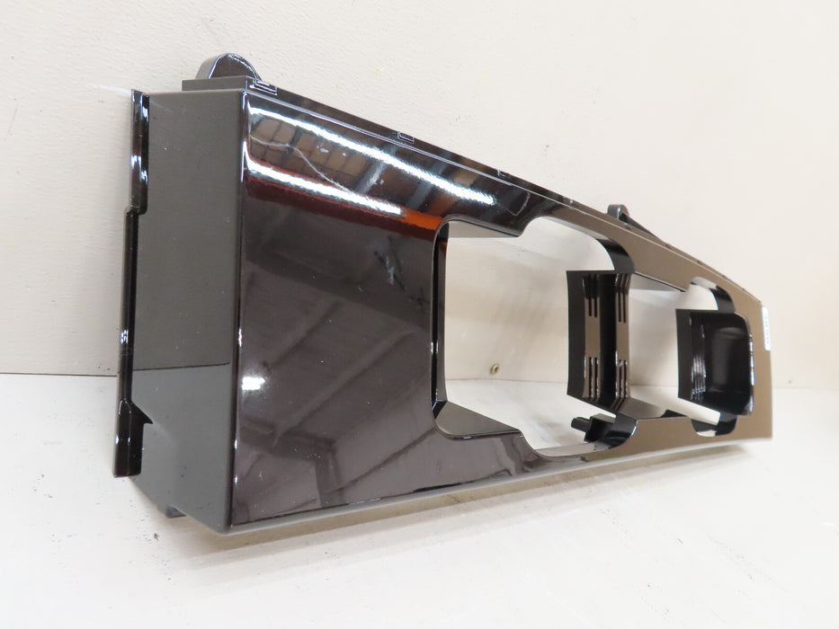 2020-2023 LAND ROVER DEFENDER REAR LEFT DRIVER QUARTER PANEL TRIM TAIL LIGHT OEM