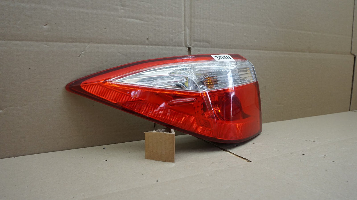 2014-2016 TOYOTA COROLLA REAR LEFT DRIVER SIDE OUTER TAIL LIGHT BRAKE LAMP OEM