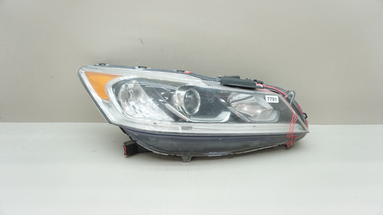 2016-2017 HONDA ACCORD FRONT RH RIGHT PASSENGER SIDE HEADLIGHT HALOGEN OEM