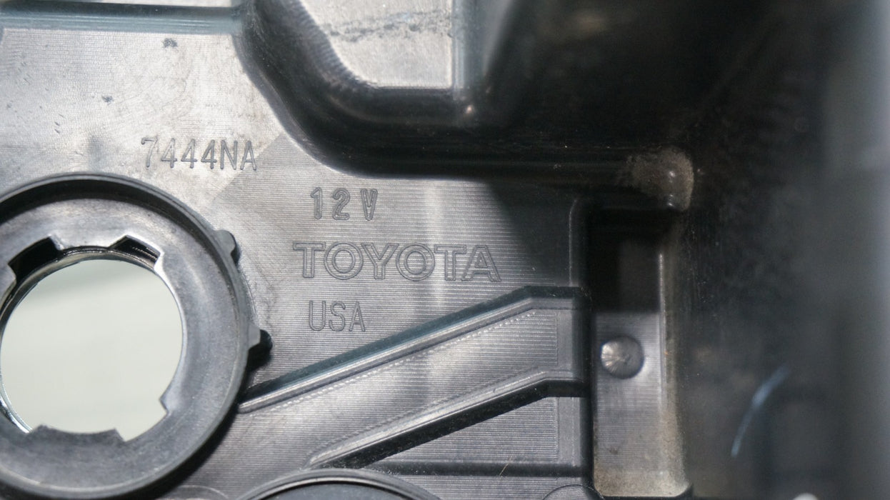 2020-2022 TOYOTA COROLLA FRONT RIGHT PASSENGER SIDE HALOGEN HEADLIGHT OEM