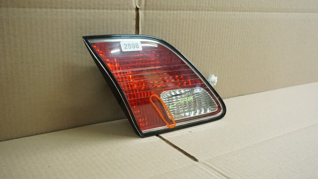 2002-2004 LEXUS ES300 ES330 REAR LEFT DRIVER SIDE INNER TAIL LIGHT LAMP OEM