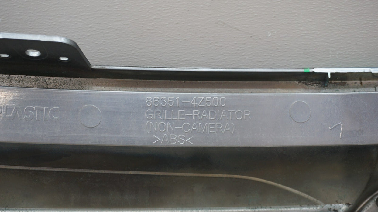 2017-2018 HYUNDAI SANTA FE FRONT BUMPER CENTER GRILL GRILLE OEM 86351-4Z500