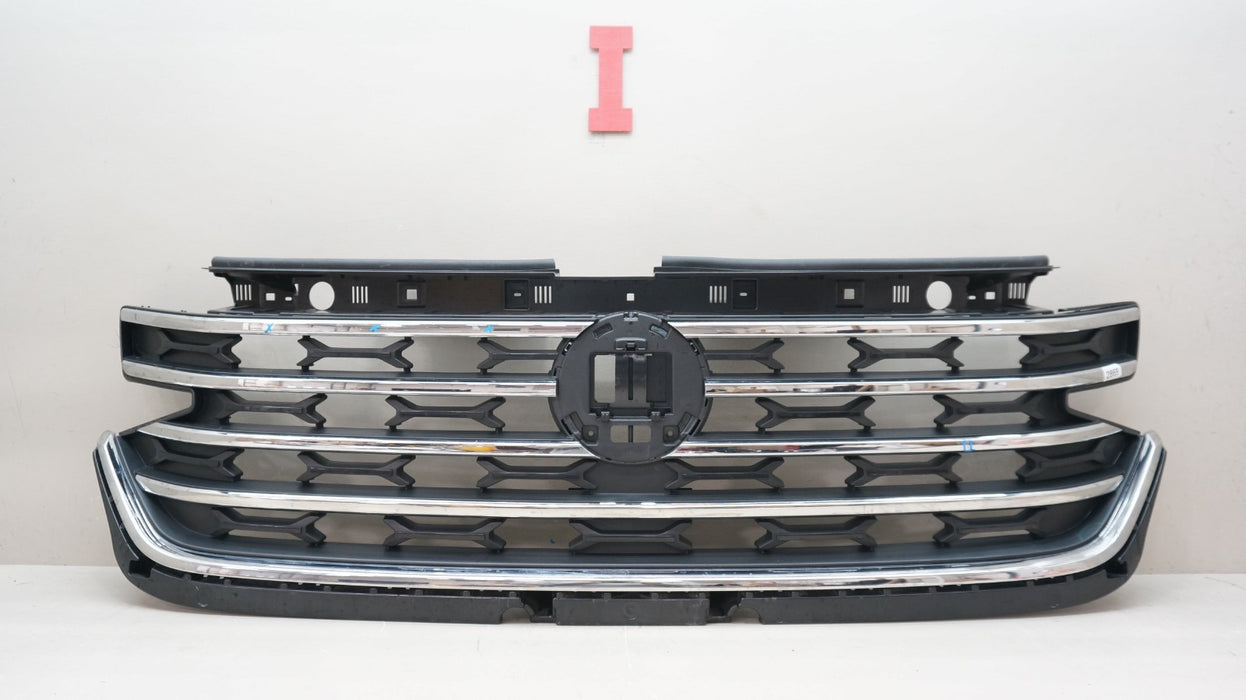 2024-2025 VOLKSWAGEN ATLAS R-LINE FRONT BUMPER RADIATOR GRILLE OEM 3CN853653E