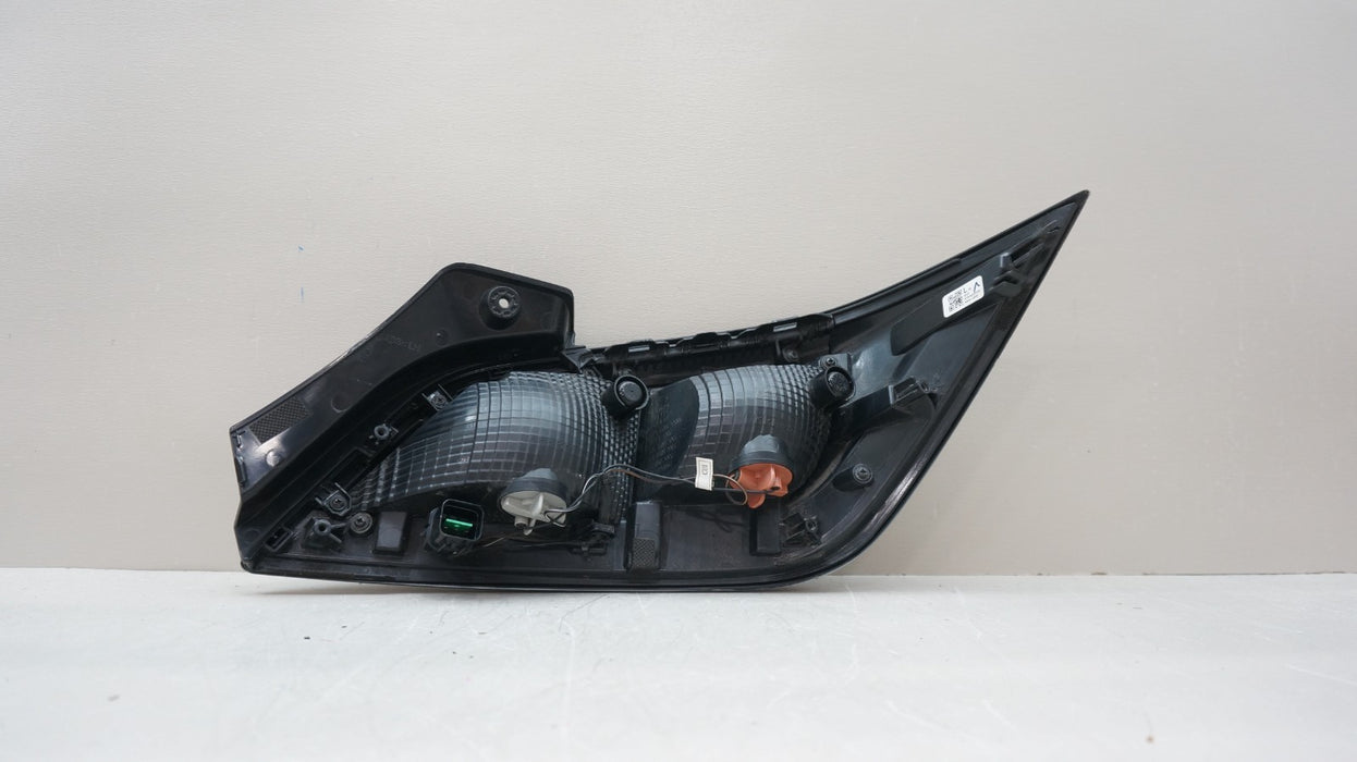 2022-2023 HYUNDAI KONA REAR LEFT DRIVER SIDE OUTER TAIL LIGHT OEM