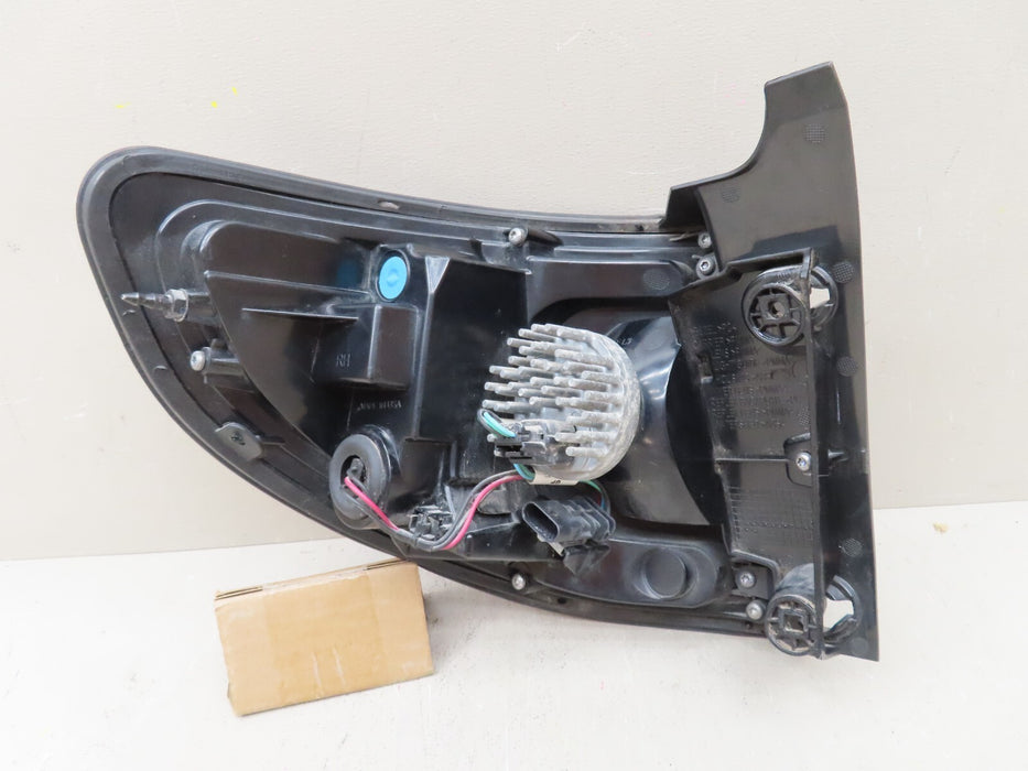 2013-2016 GMC ACADIA REAR RIGHT OUTER TAIL LIGHT BRAKE STOP LAMP OEM 23236015