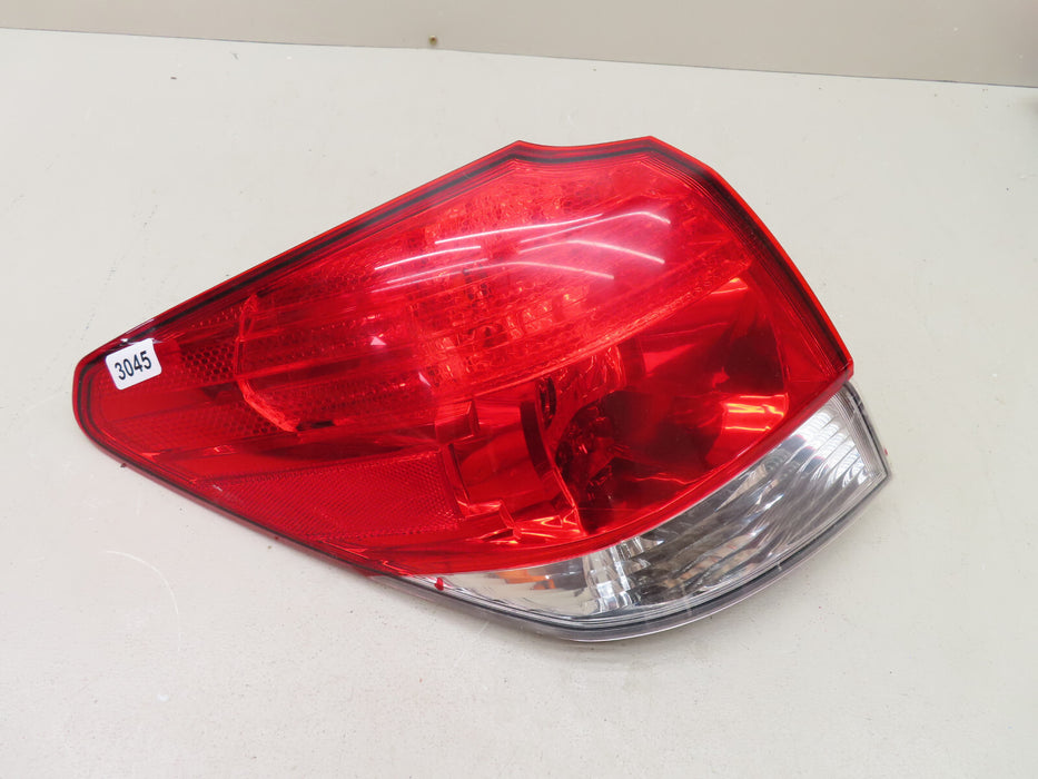 2010-2014 Subaru Outback REAR LEFT Halogen TAILLIGHT LAMP OEM