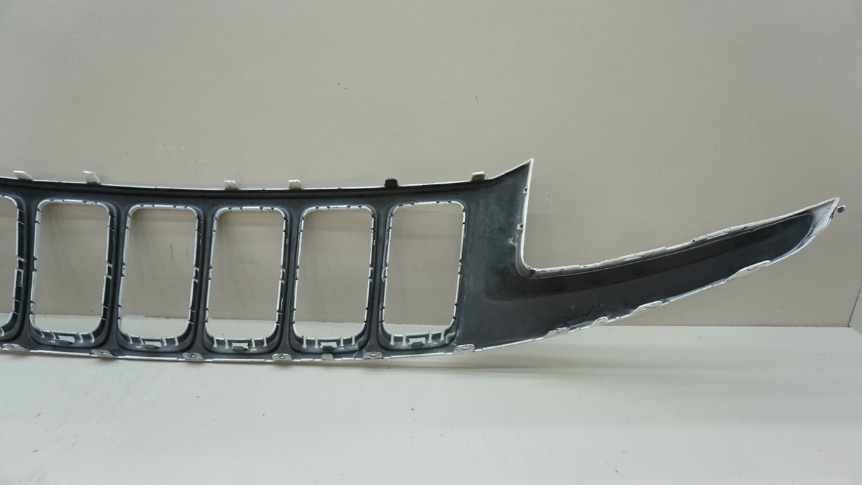 2014-2016 JEEP GRAND CHEROKEE FRONT UPPER CENTER RADIATOR GRILLE OEM 1WL32TRM