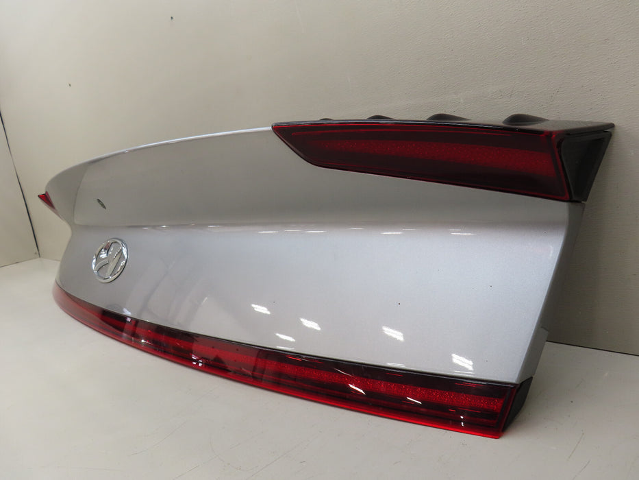 2020-2023 HYUNDAI SONATA REAR DECK LID FINISH PANEL W/CAMERA OEM 87371-L0000